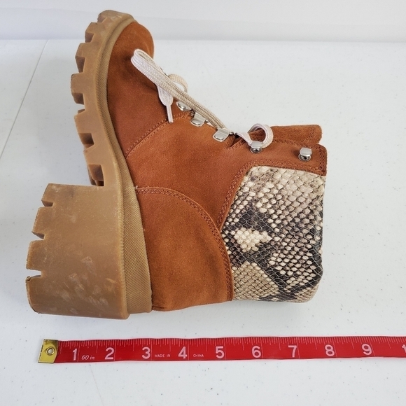 Dolce Vita Rubi Hiker Boot Size 8 Suede Snake Print Accent Chunky Y2K Lug Sole - Picture 12 of 15